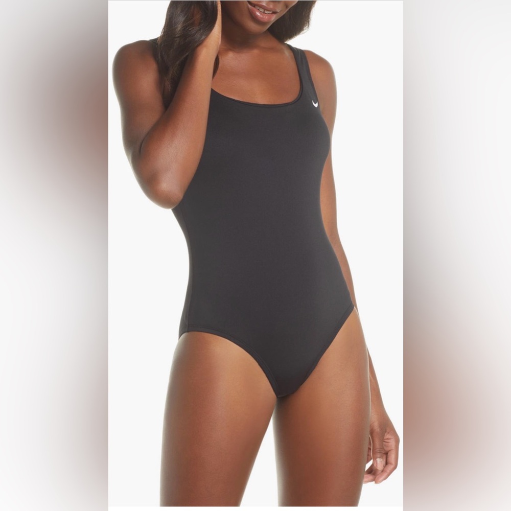 Nike Essential U-Back One-Piece Swimsuit – Black – Small